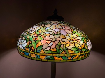Rare Tiffany Studios, New York White Peony Table Lamp